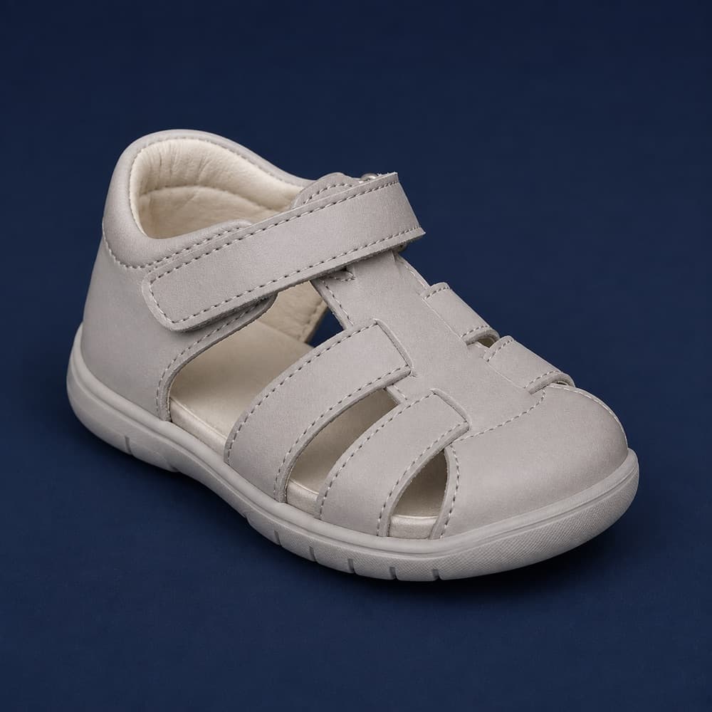 Sandal Wide Fit, 81 mm across the forefoot instead of 74 mm.